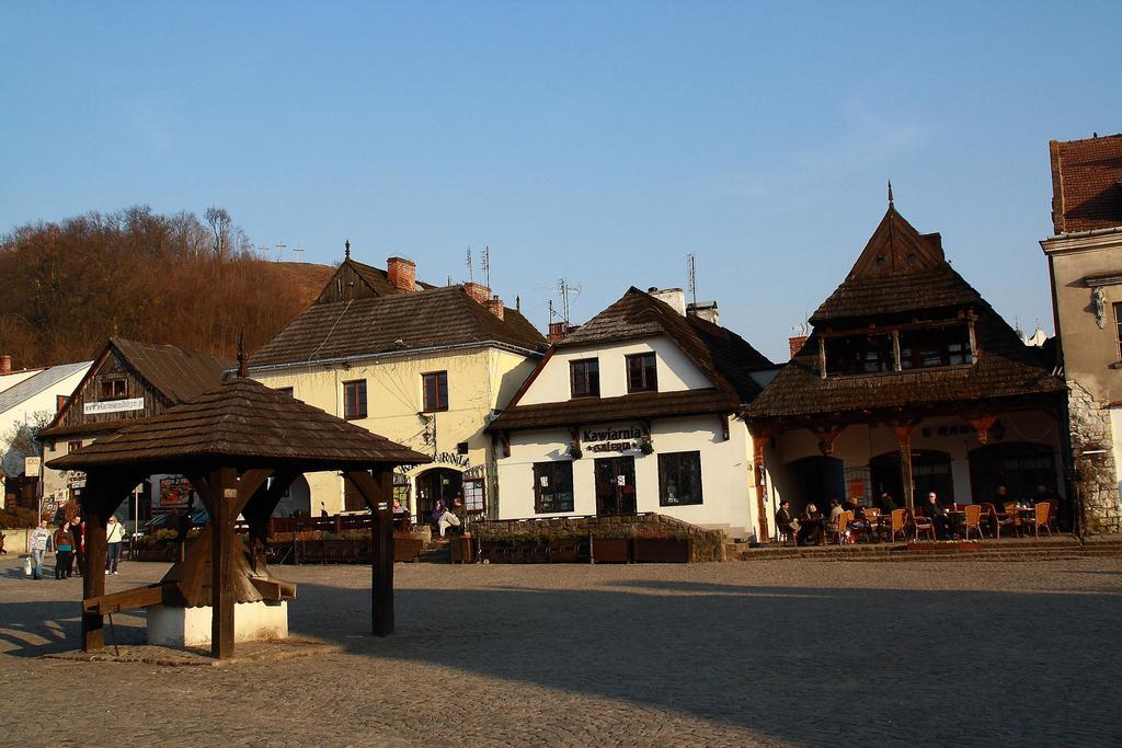 32 Bombonierka Pod Aniolem *
